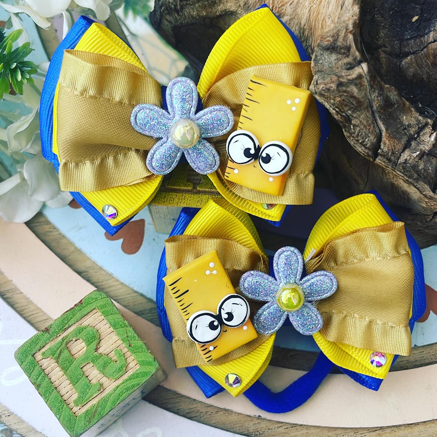 Par de colitas con lacitos para Escuelita | Reglas