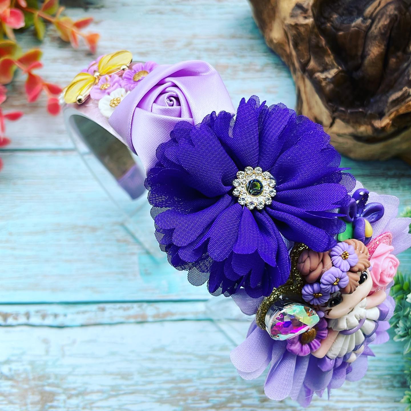 Diadema con detalles patrióticos morado