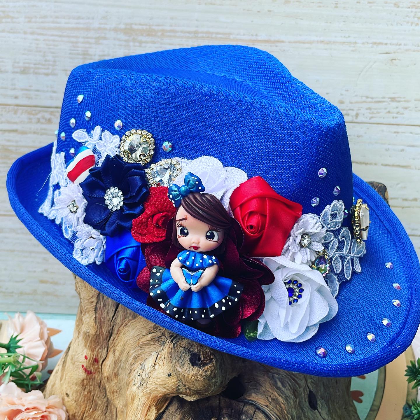 Chonete típico azul rey para niño