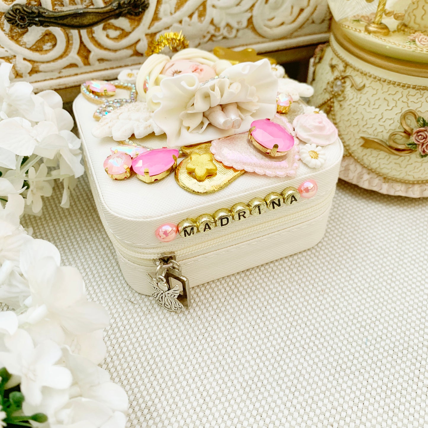 30%OFF Joyerito blanco para viaje o coqueta para madrina decorado artesanalmente