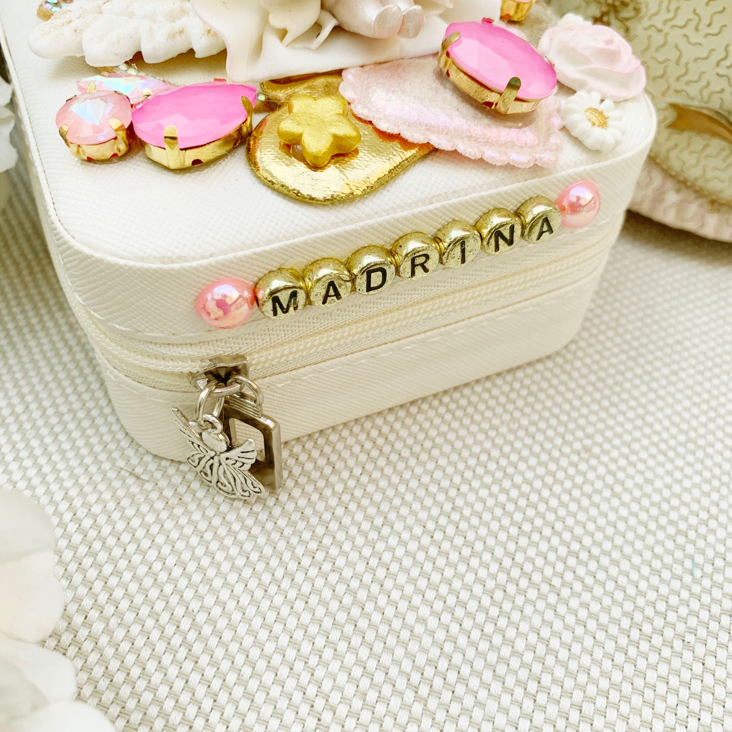 30%OFF Joyerito blanco para viaje o coqueta para madrina decorado artesanalmente