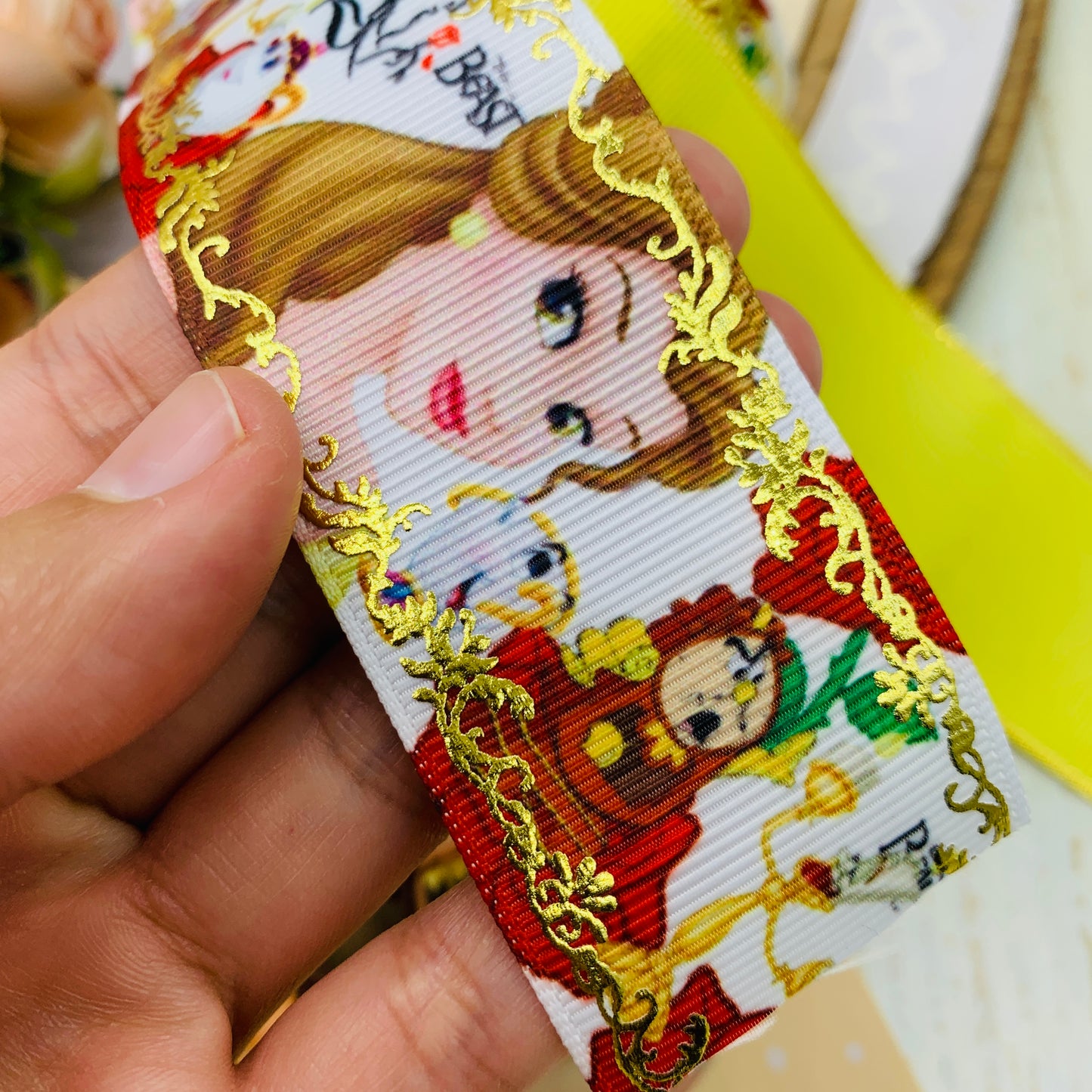 Set crea tu lazo/moño + porcelana temática Bella y Bestia Modelo 8