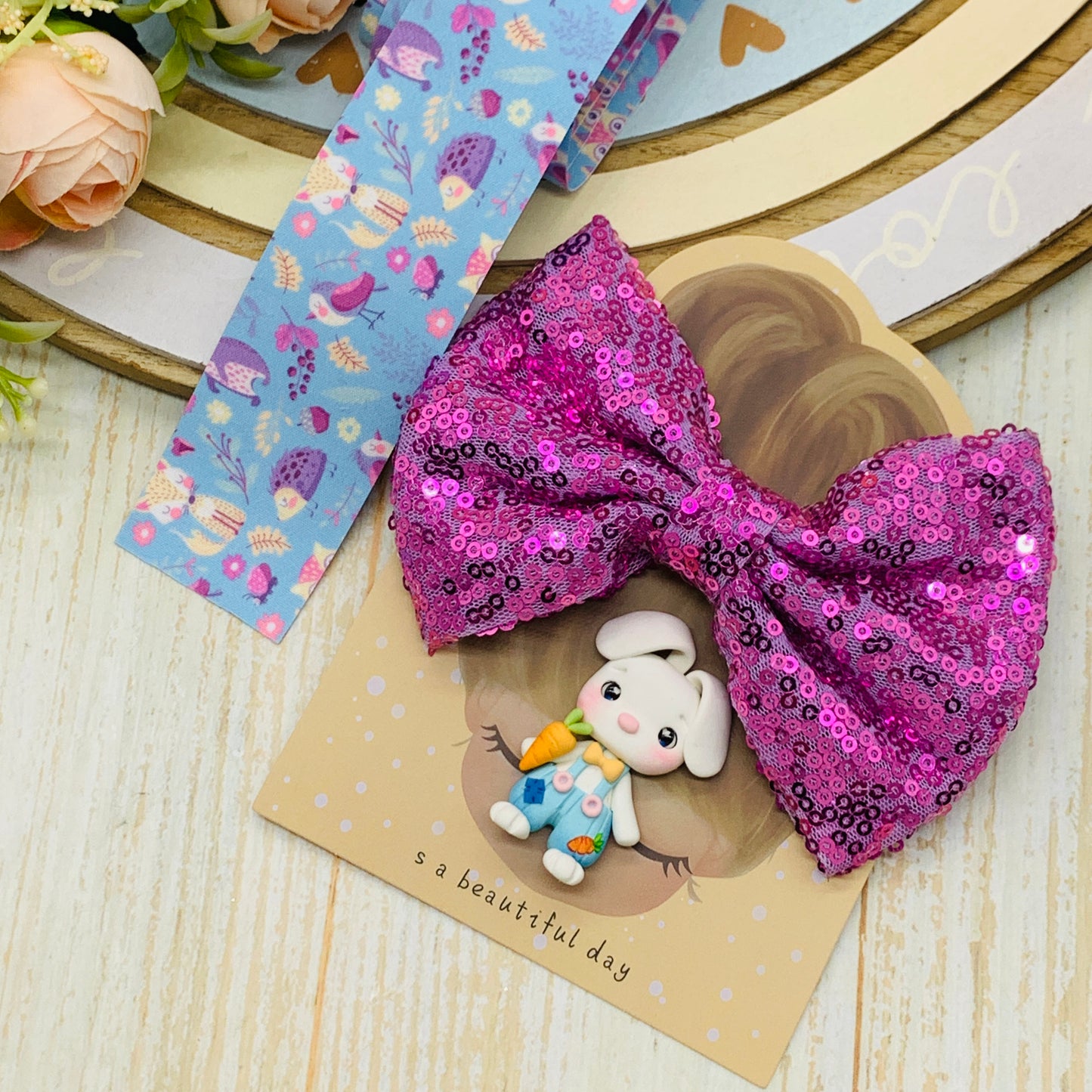 Set crea tu lazo/moño + porcelana temática Conejita Modelo 18