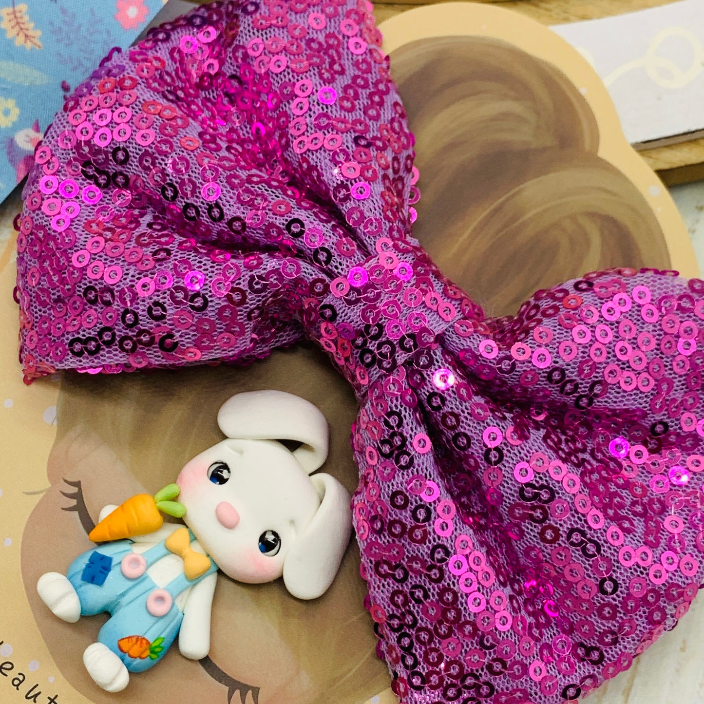 Set crea tu lazo/moño + porcelana temática Conejita Modelo 18