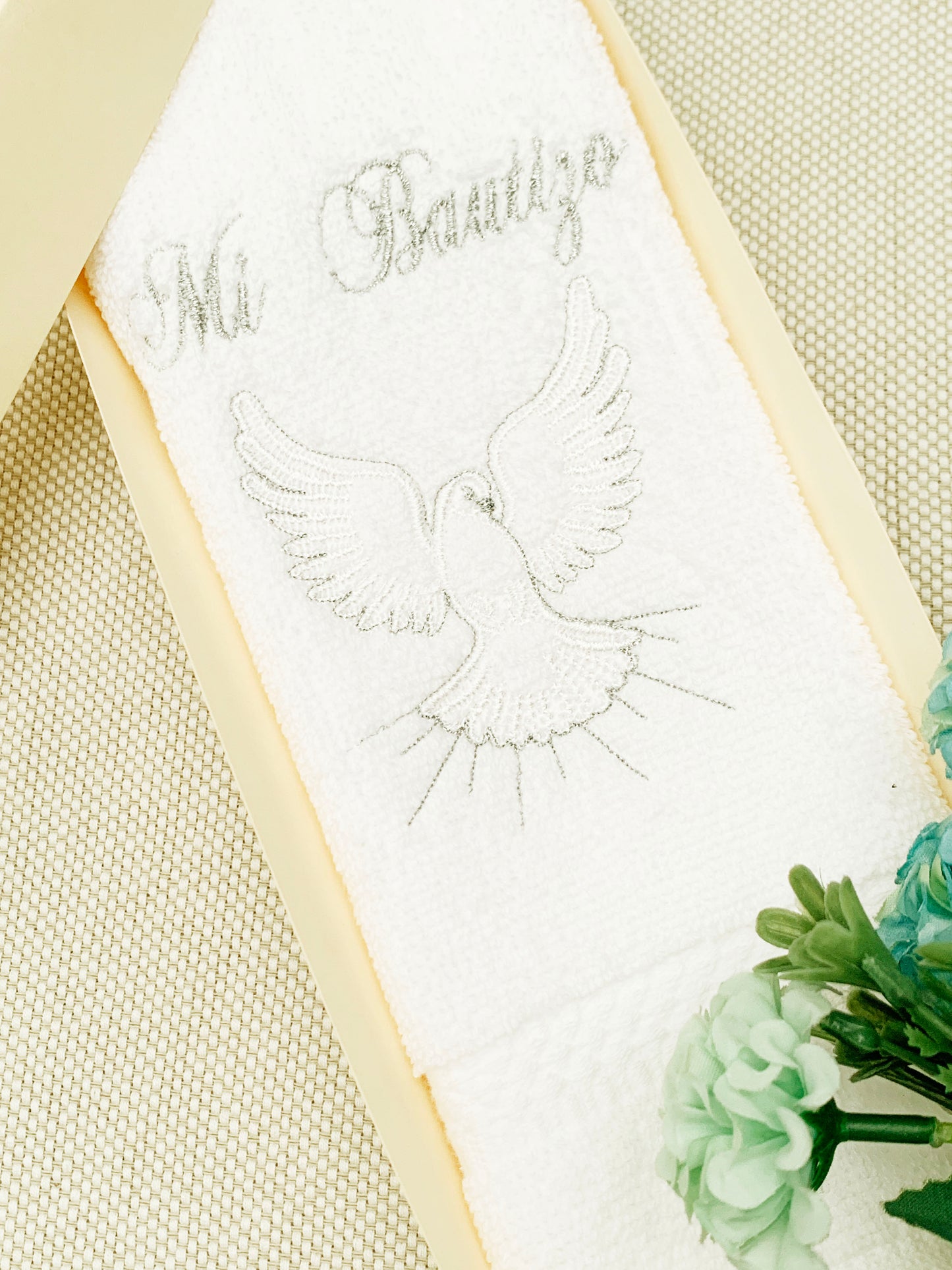 Pañito Hipoalergénico Espíritu Santo opción de color dorado o plateado