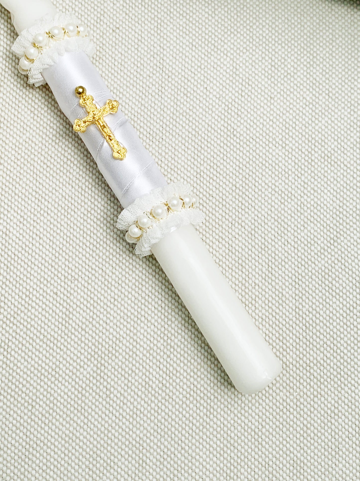 Candela Delgada con detalles dorados