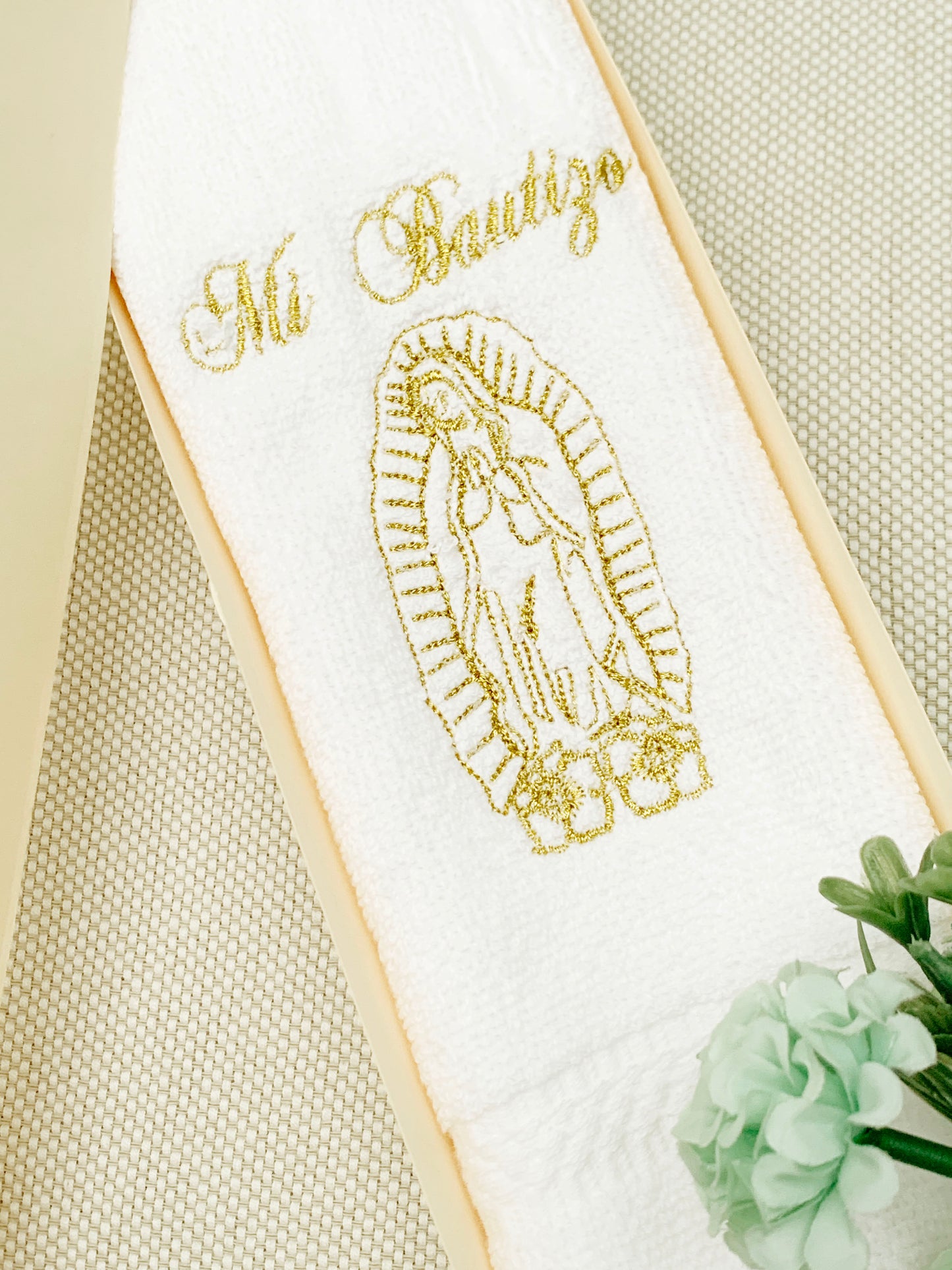 Pañito Hipoalergénico Virgencita de Guadalupe opción de color dorado o plateado