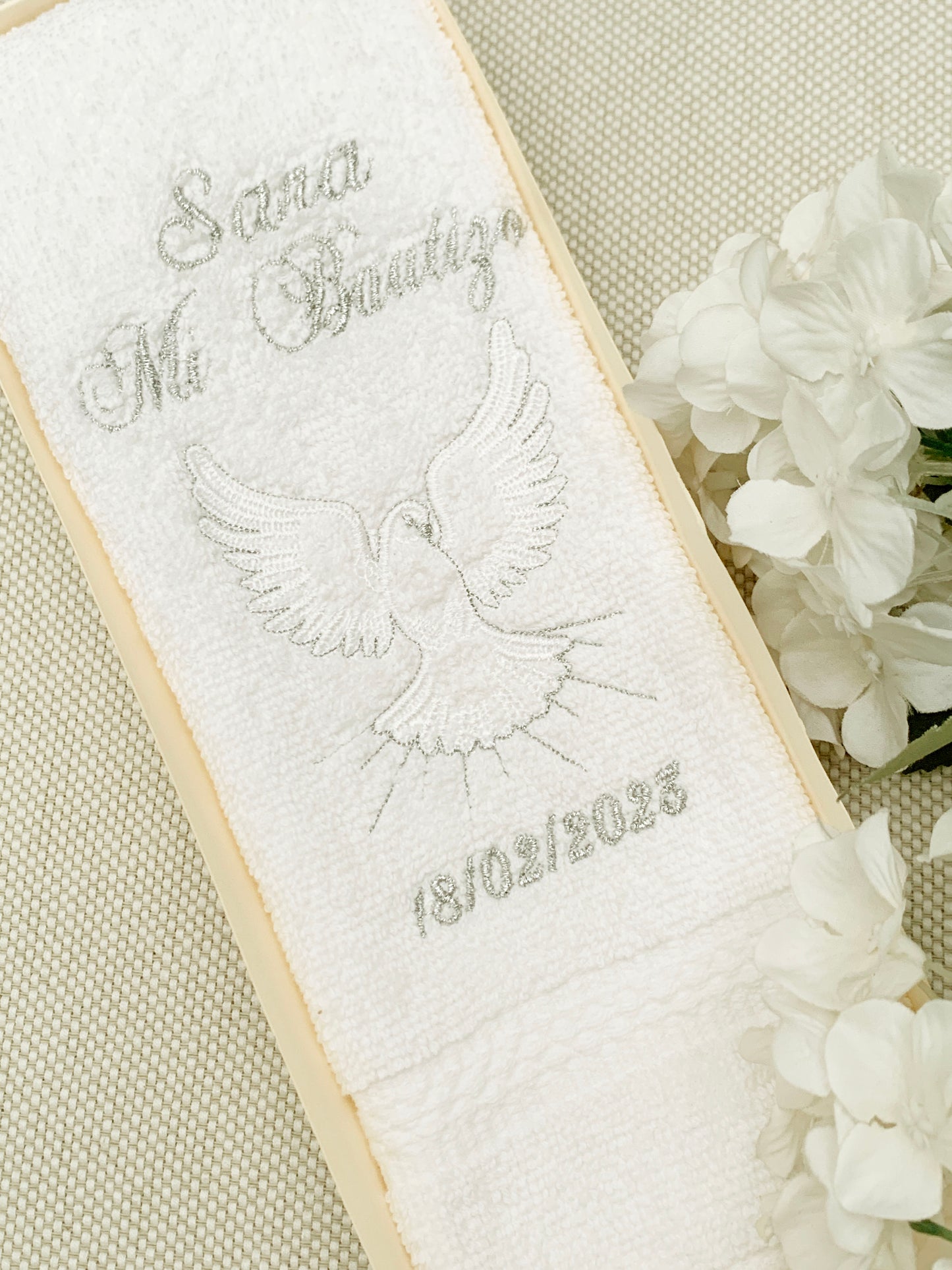 Pañito Personalizado Hipoalergénico Espíritu Santo opción de color dorado o plateado