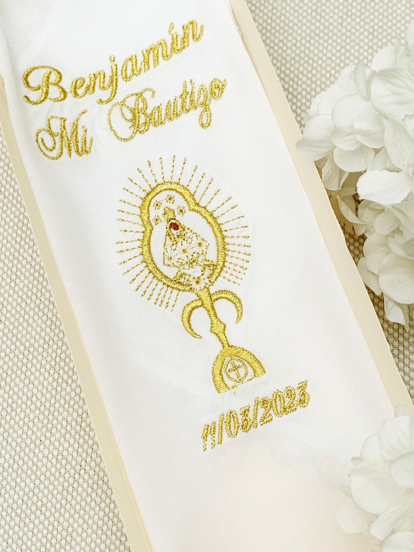 Pañito Personalizado Docoma Virgencita de Los Angeles opción de color dorado o plateado