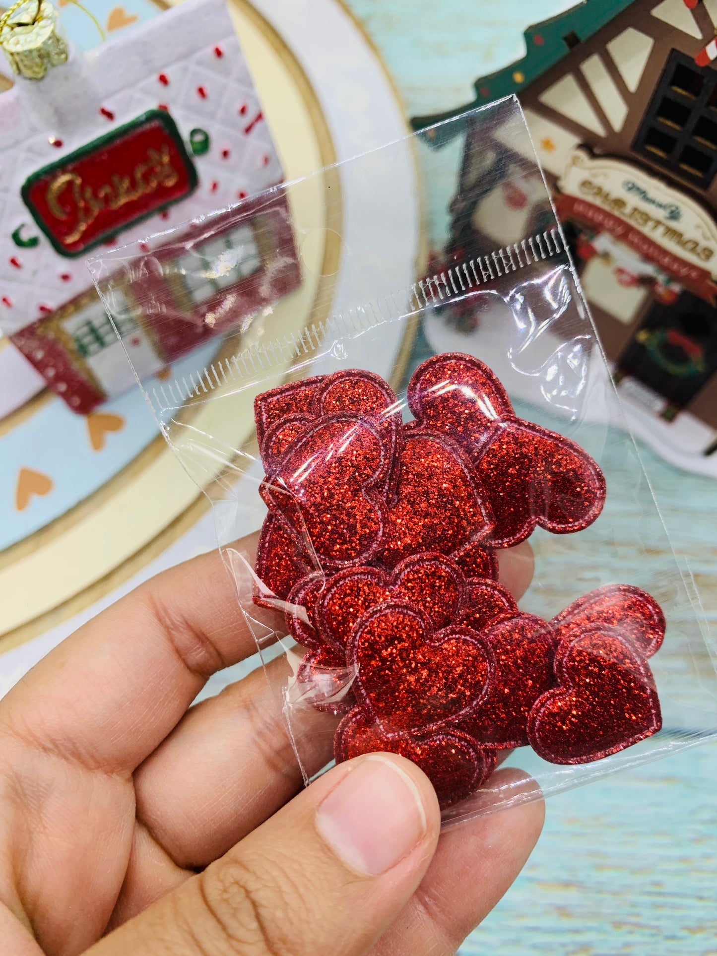 Paquete corazón rojo escarchados ( 25 und) 2.5cm