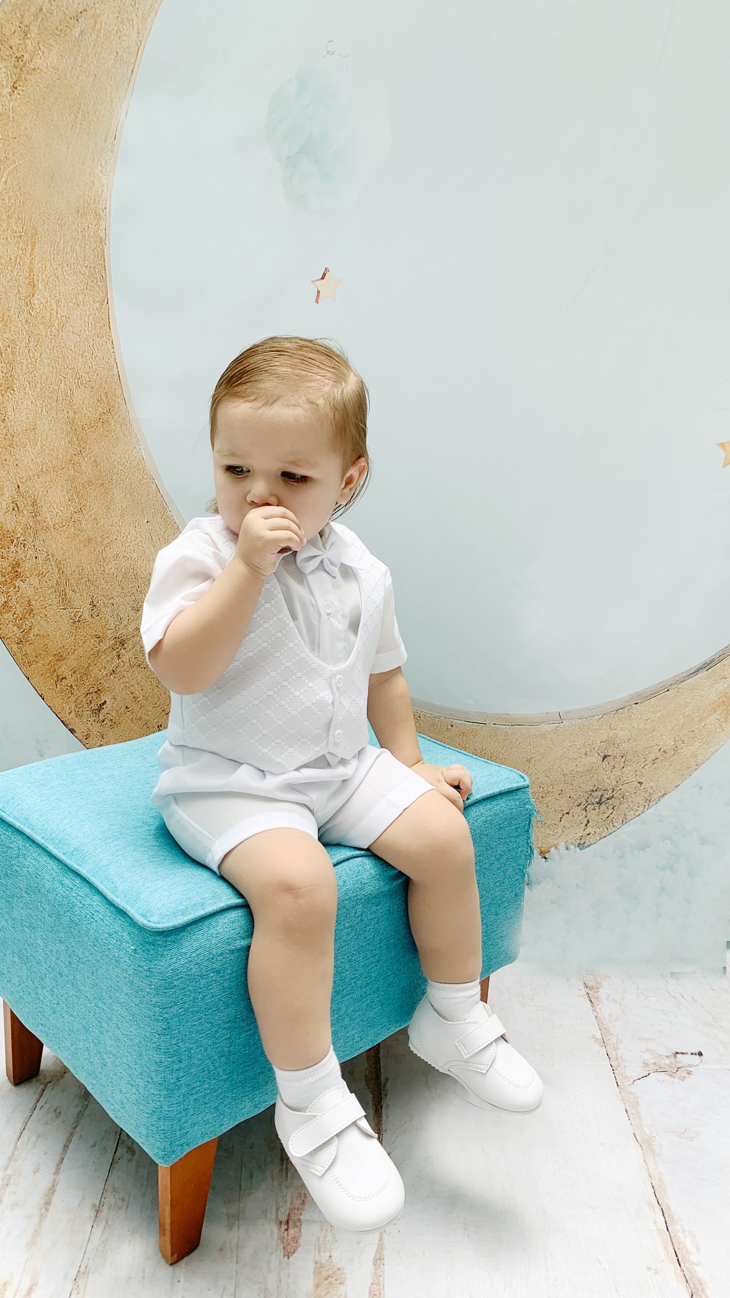 Traje con chaleco labrado rombos estilo pantalón o short