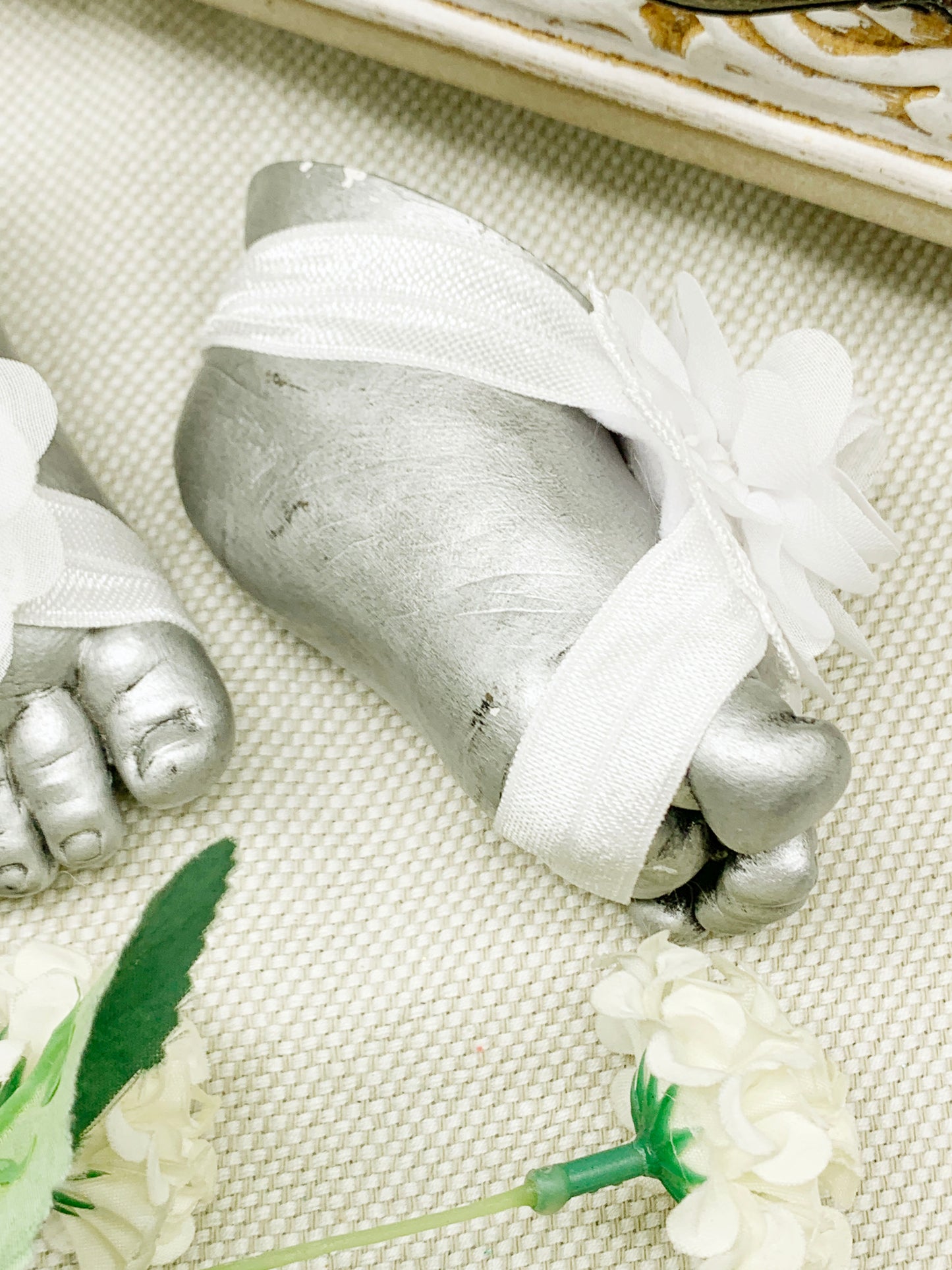 Pies descalzos rosa redonda y perlita