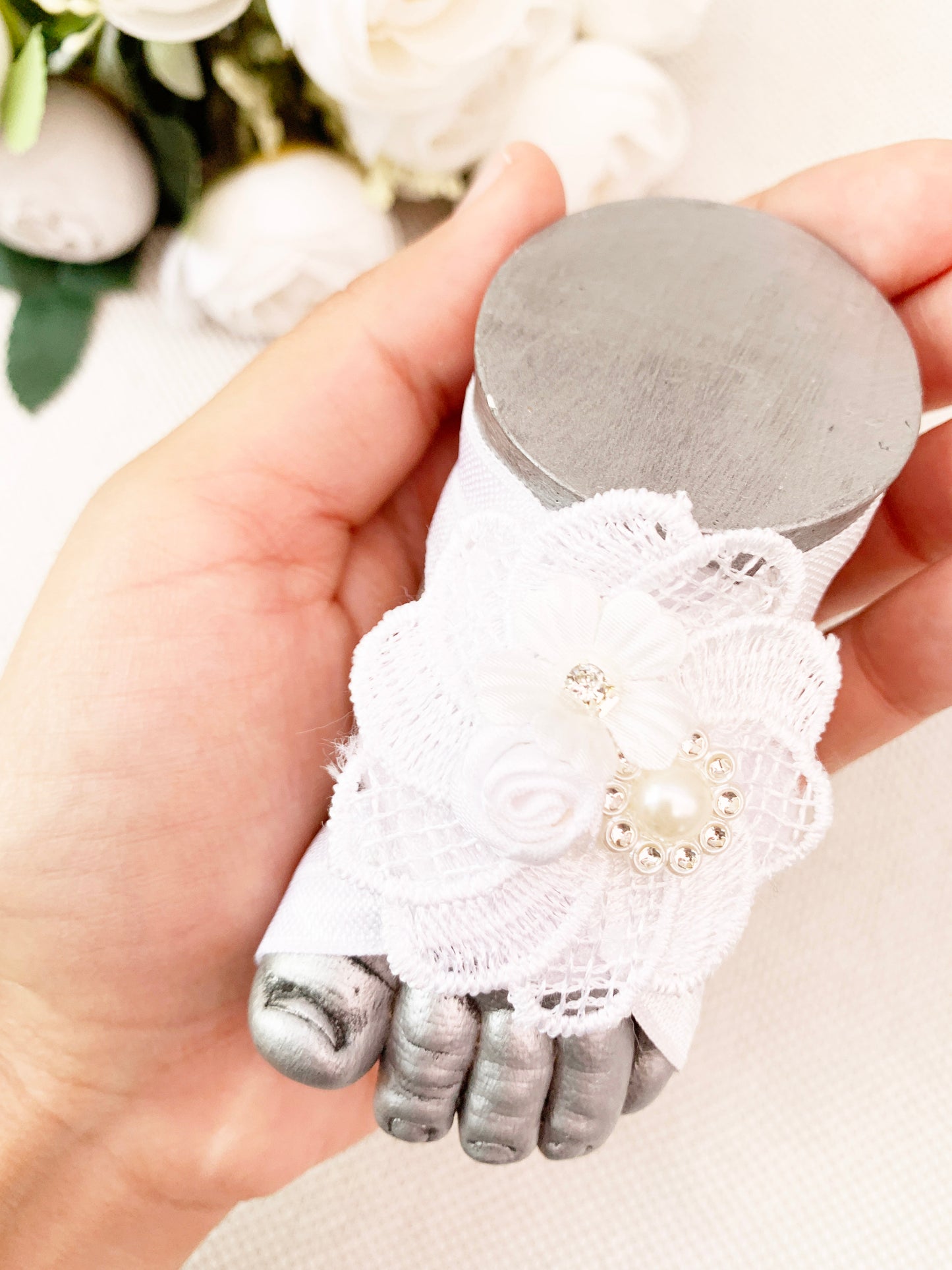 Pies descalzos con rosas