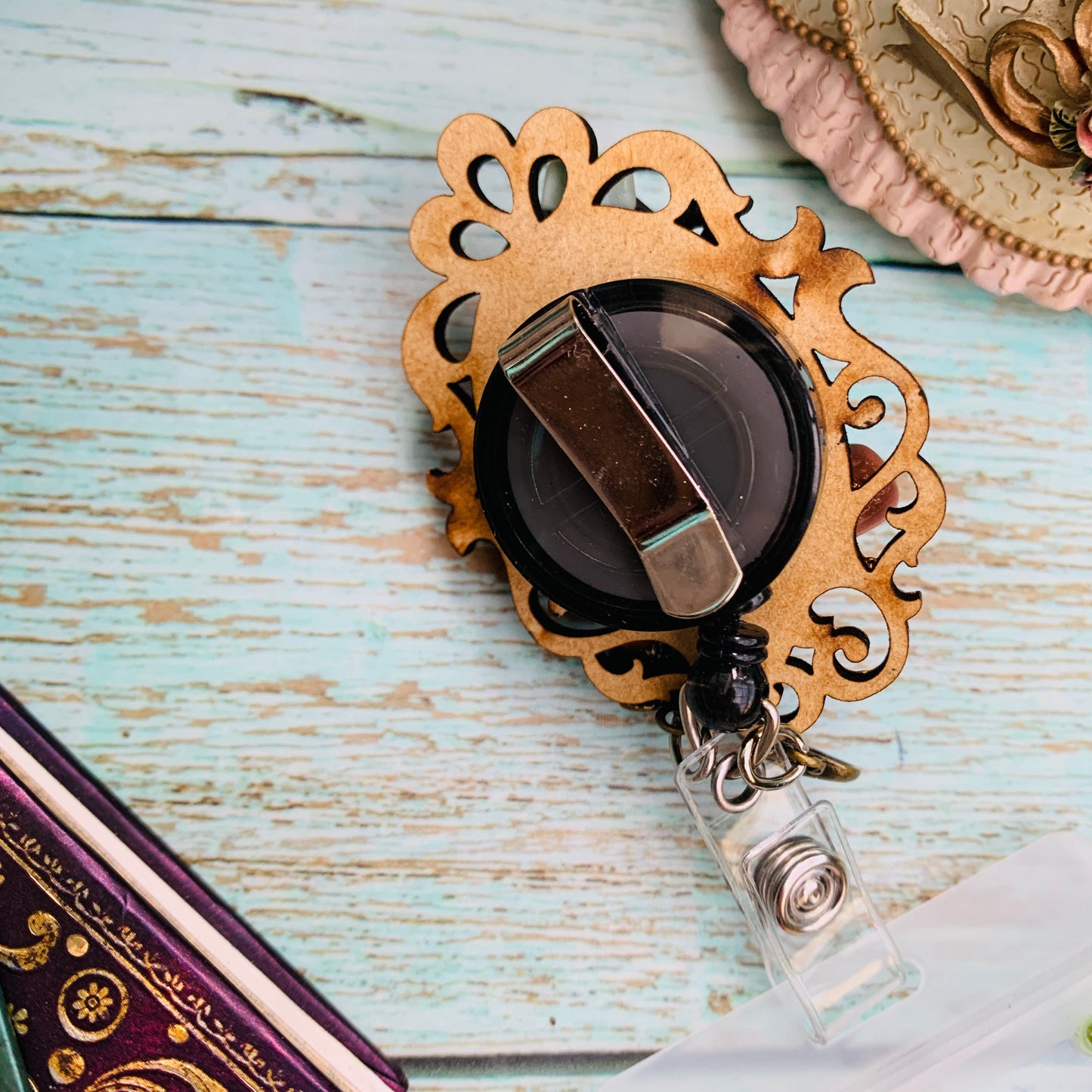 Portagafete estilo yoyo Teacher MODELO 1