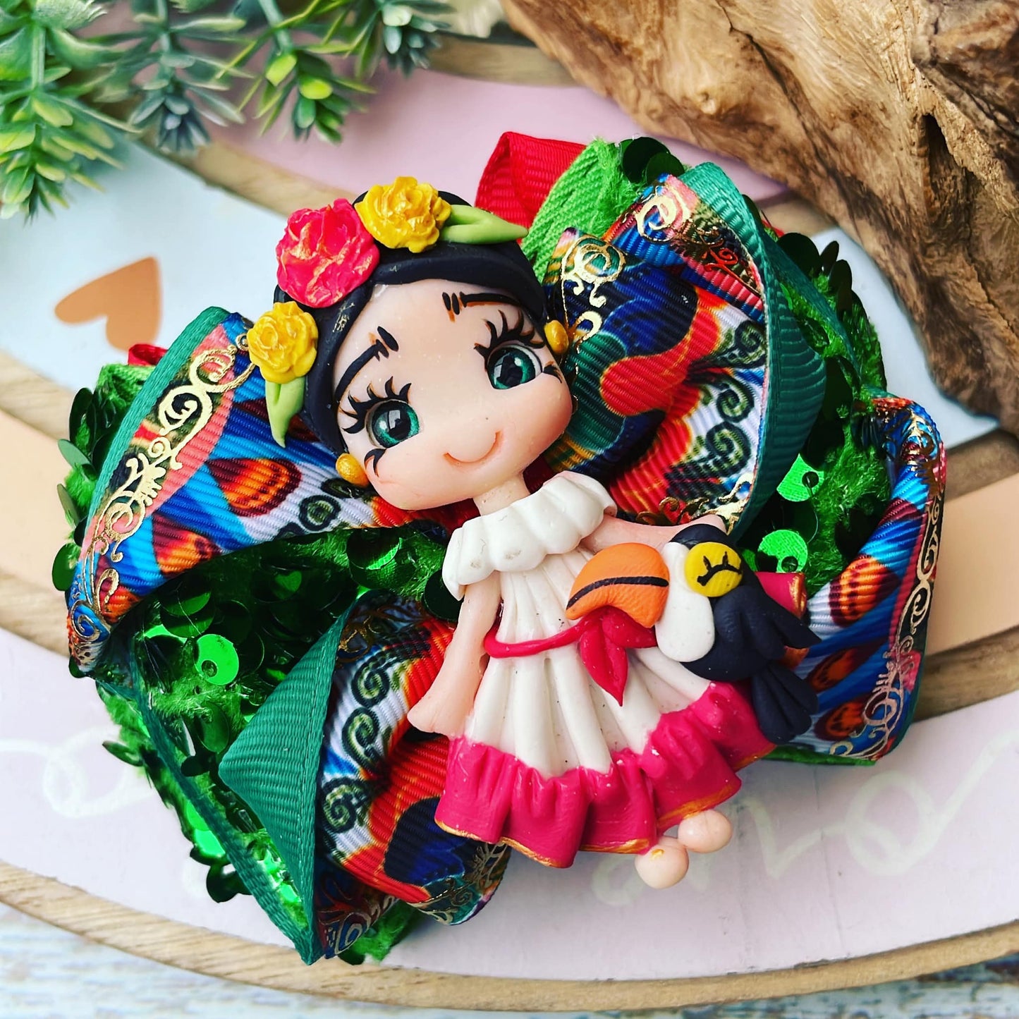 Lazo patriótico con diseño típico de tucán