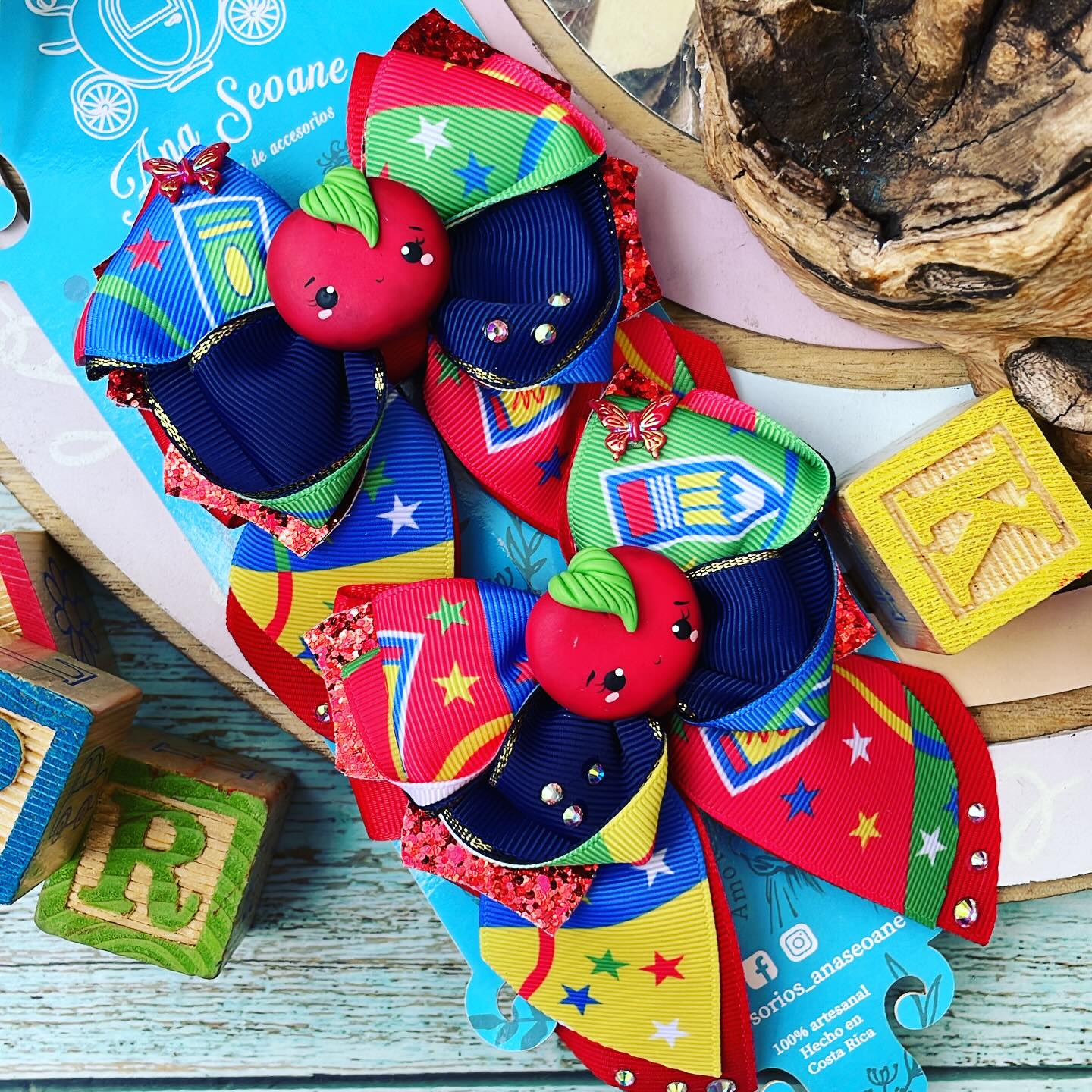 Par de prensitas con lazos temática Escolares | Tomatitos