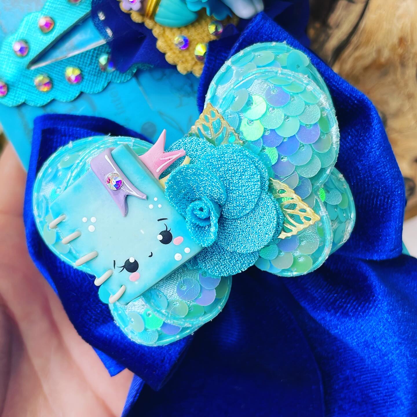 Par de prensitas con lazo + cucaracha temática Escolares | Unicornio + Agenda