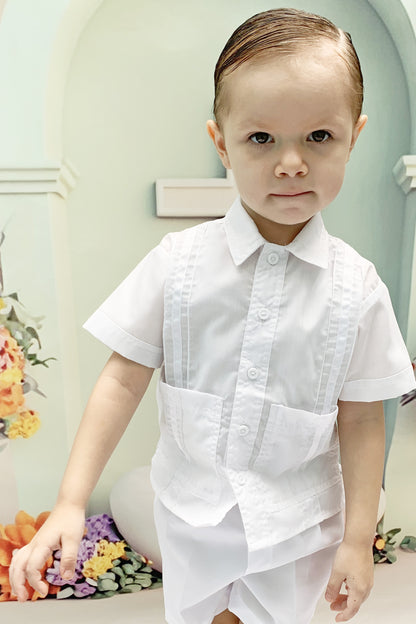 Guayabera con bolsas y alforzas