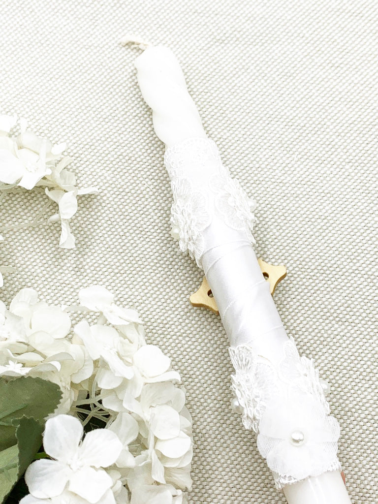 Candela Delgada con detalles dorados