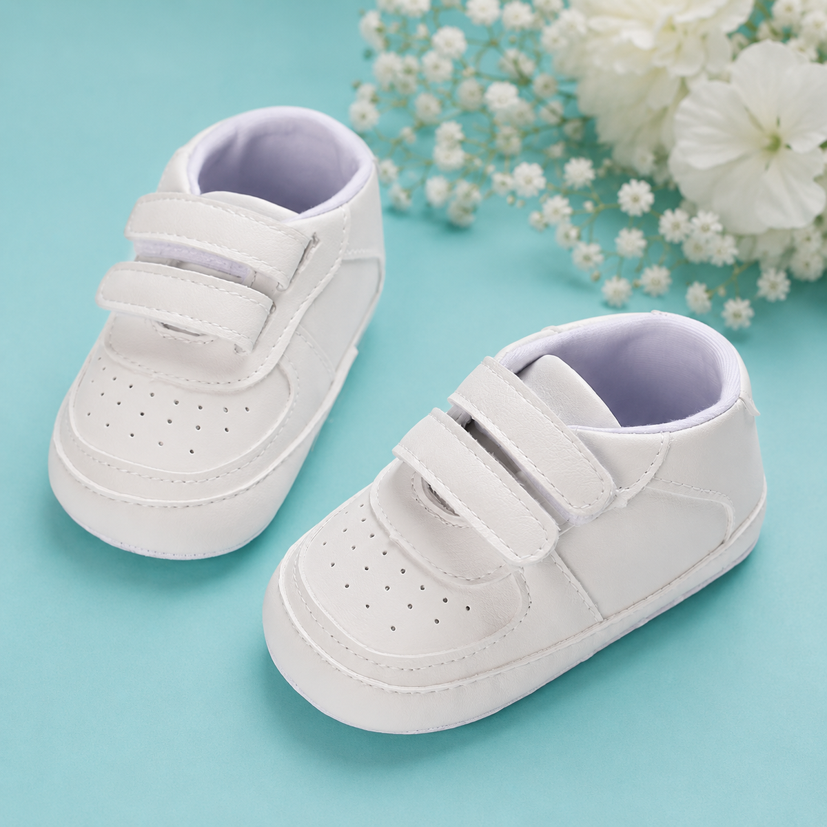 Zapato bautismal tipo tenis con velcro doble suave
