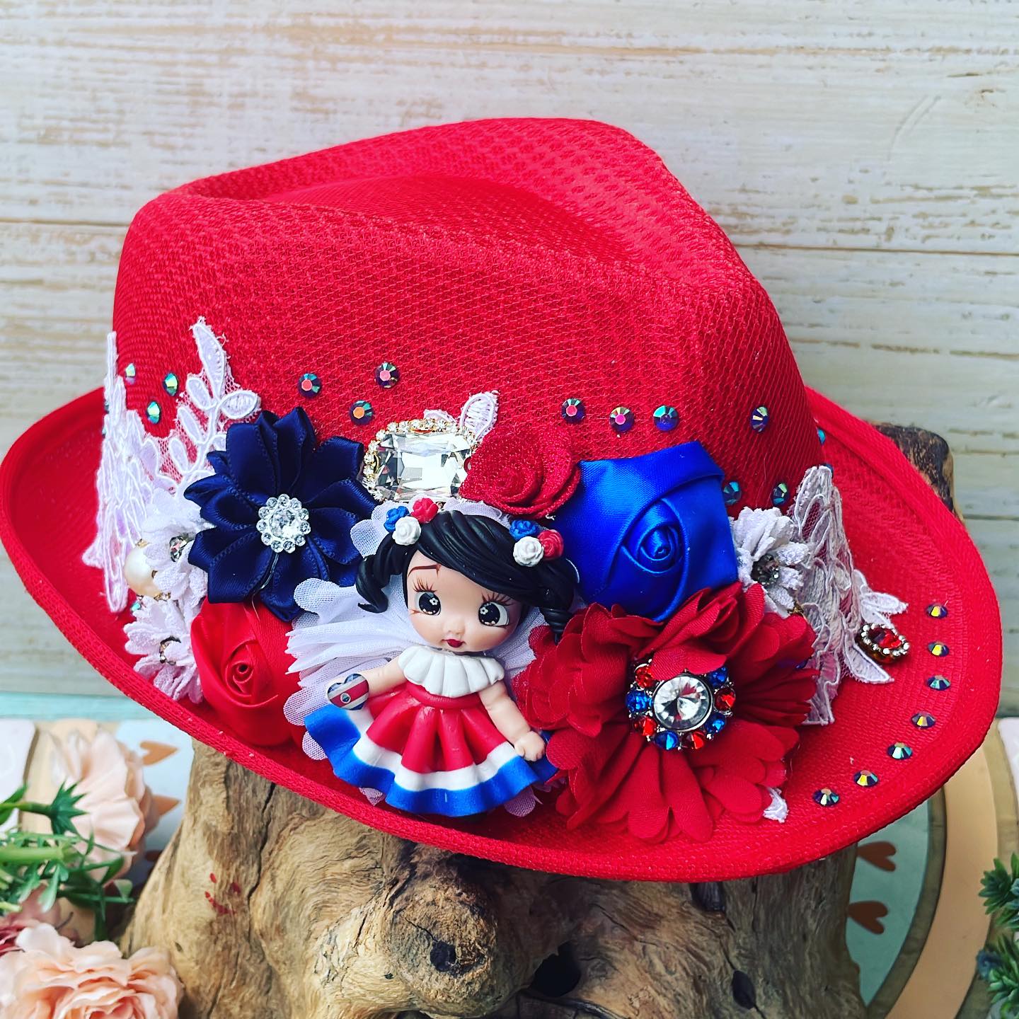Chonete típico rojo para niño