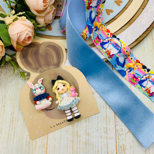 Set crea tu lazo/moño + porcelana temática Alicia en el País de las Maravillas Modelo 3