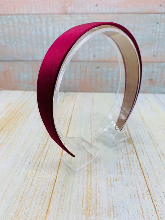 Diadema color vino satín