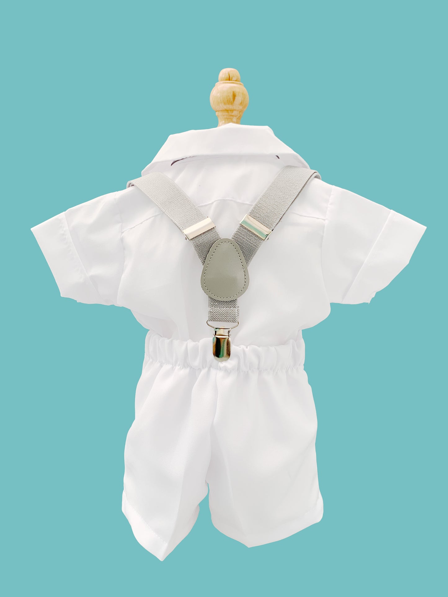 Traje 4 piezas Peter Pan tirantes grises estilo pantalón o short