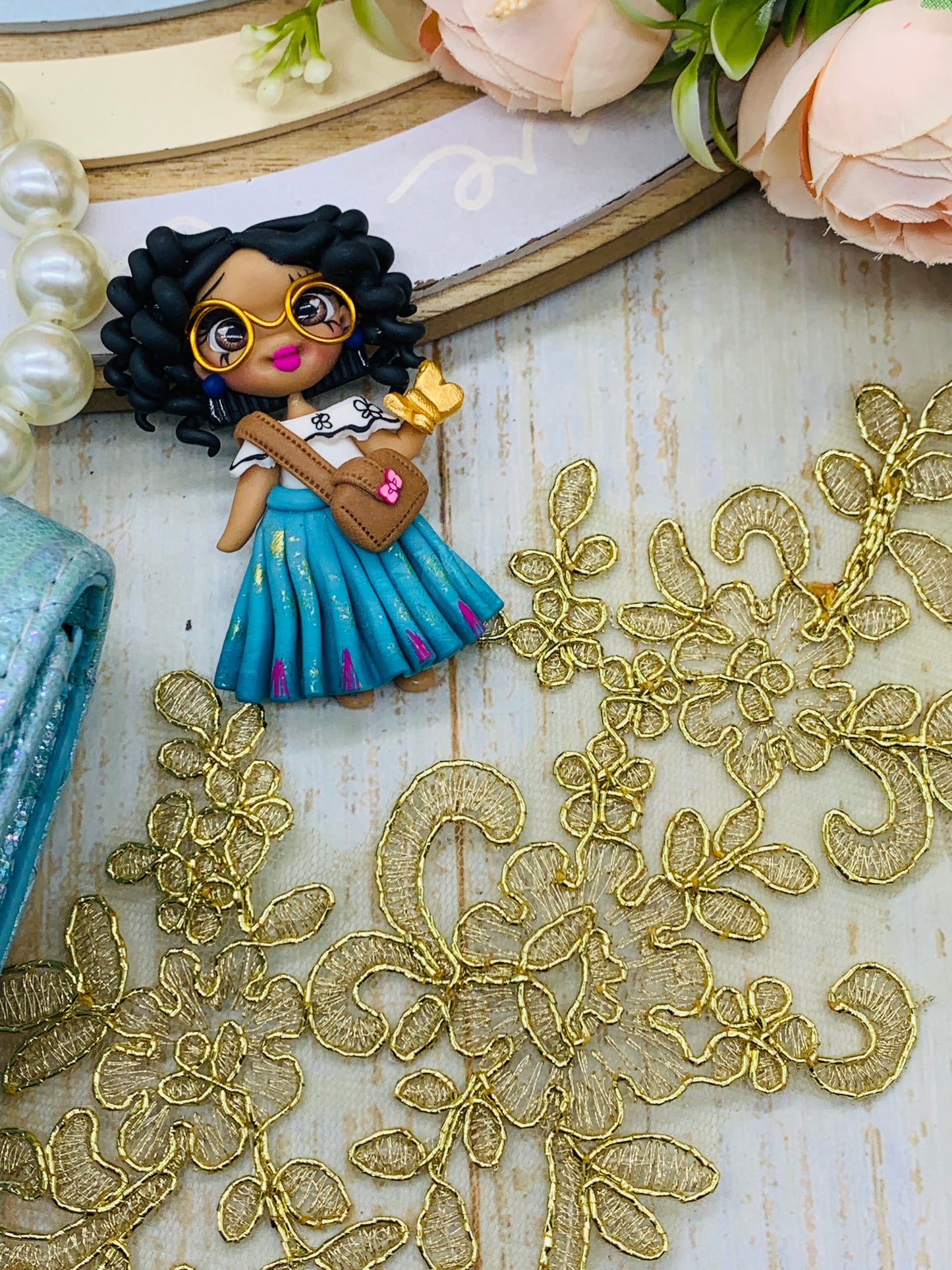 Bolso básico +porcelana + encaje lentejuelas Princesa Mirabel