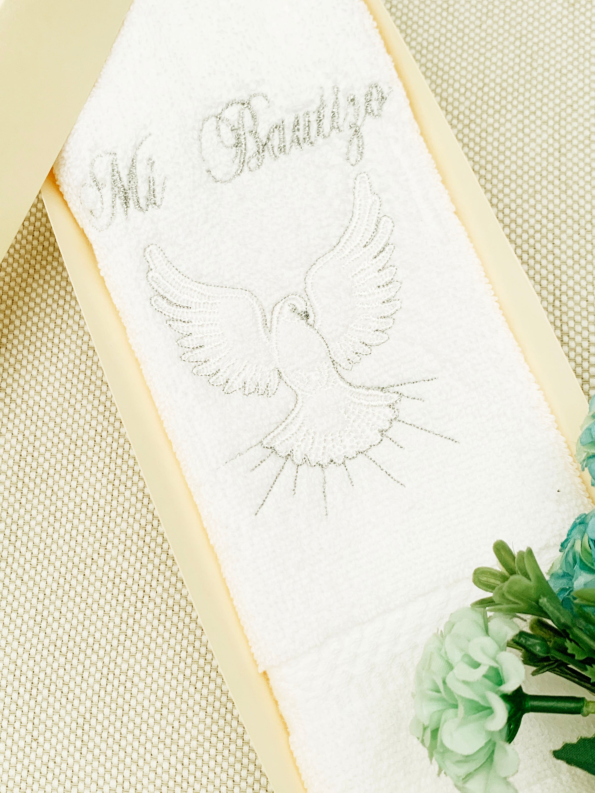 Pañito Hipoalergénico Espíritu Santo opción de color dorado o plateado