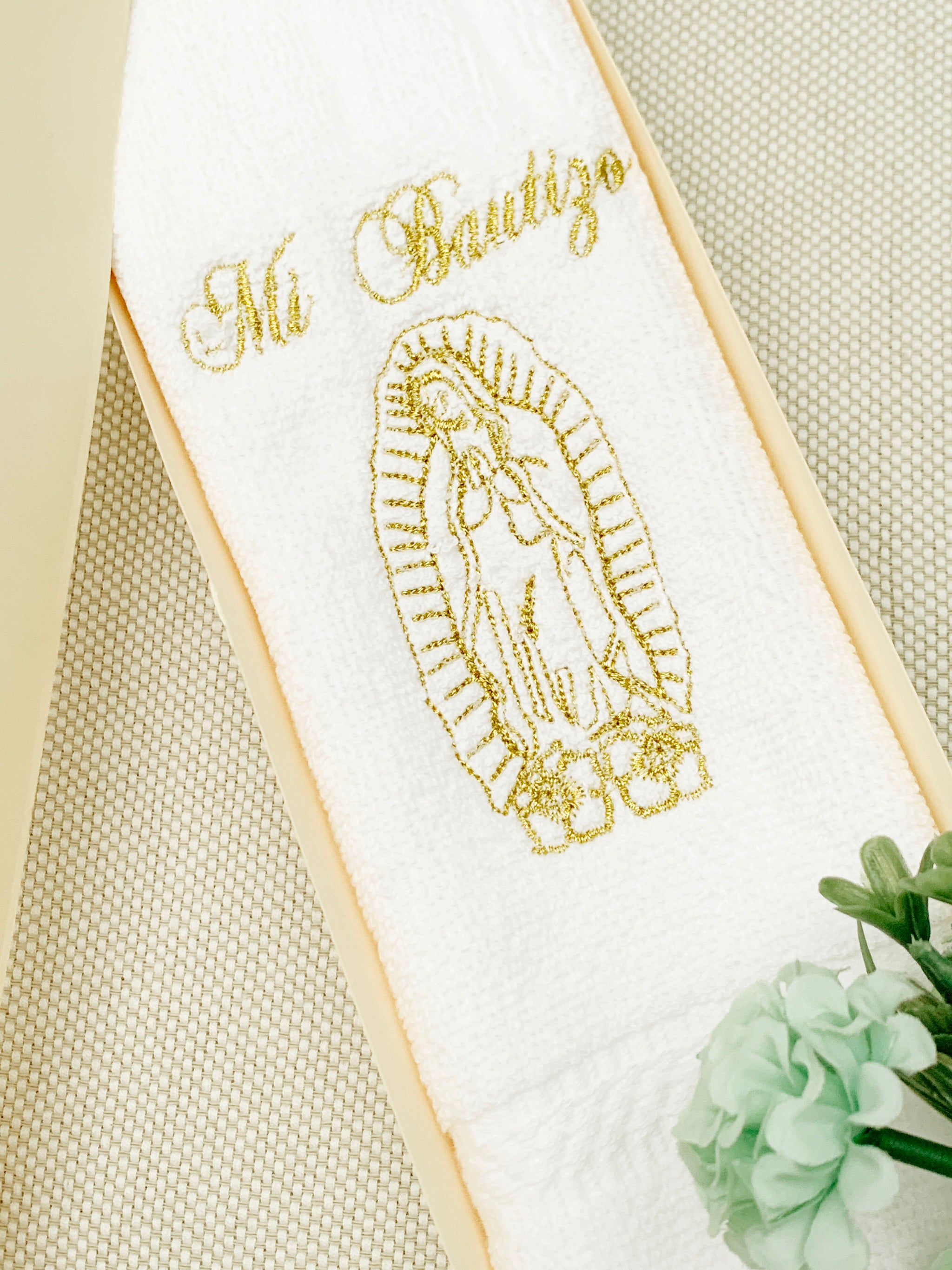 Pañito Hipoalergénico Virgencita de Guadalupe opción de color dorado o plateado