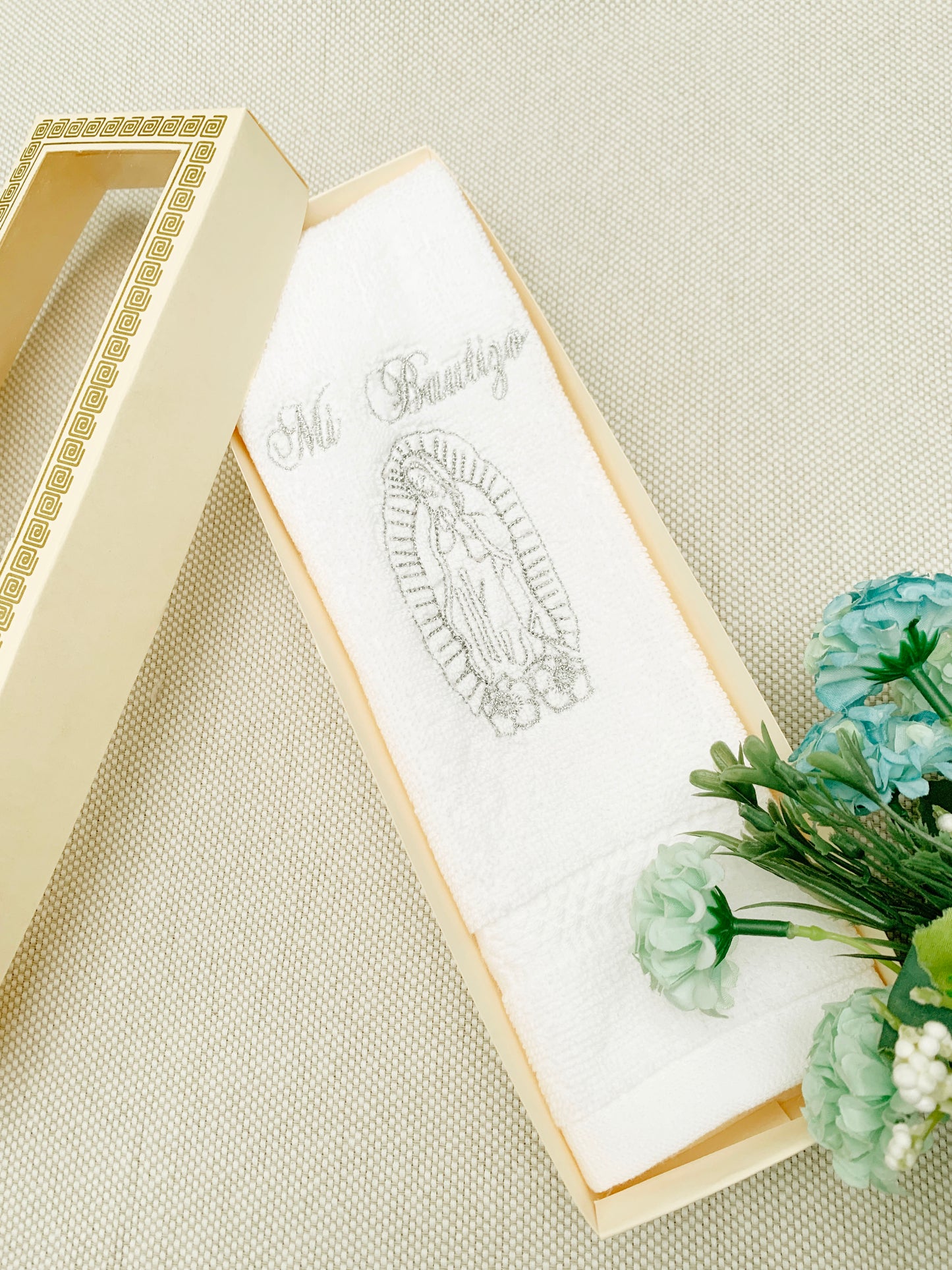 Pañito Hipoalergénico Virgencita de Guadalupe opción de color dorado o plateado
