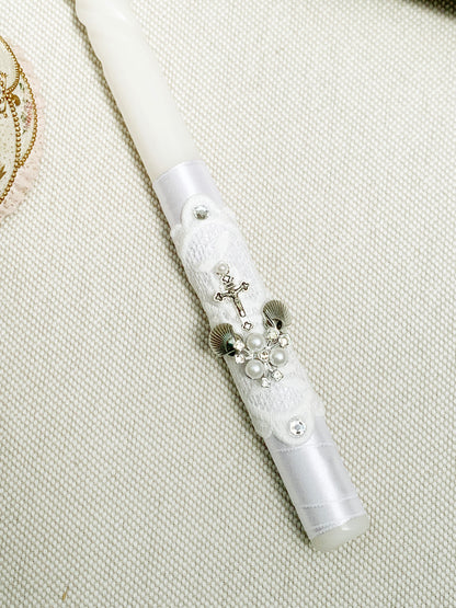 Candela torneada con conchitas cruz plateada