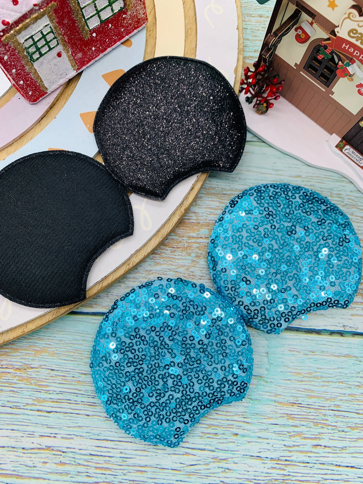 2 pares diferentes de Orejitas Navideñas 8cm MOD06