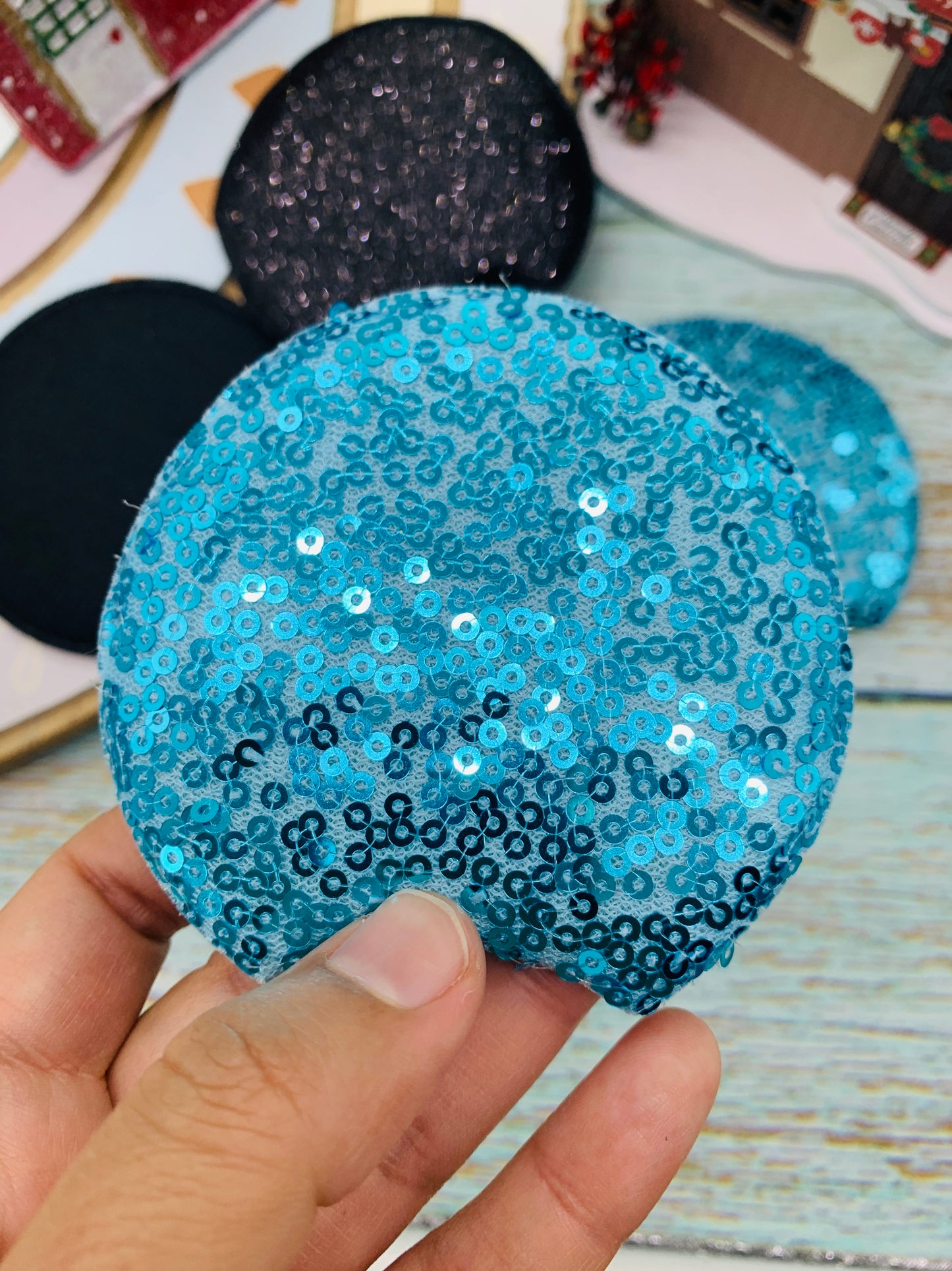 2 pares diferentes de Orejitas Navideñas 8cm MOD06