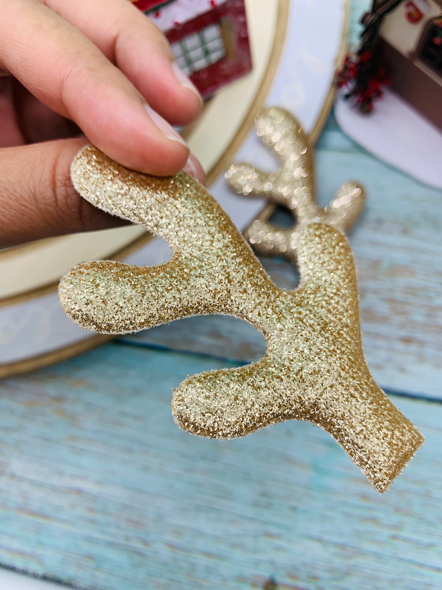 Par Cuernitos Reno dorado ( 8cm) MOD09