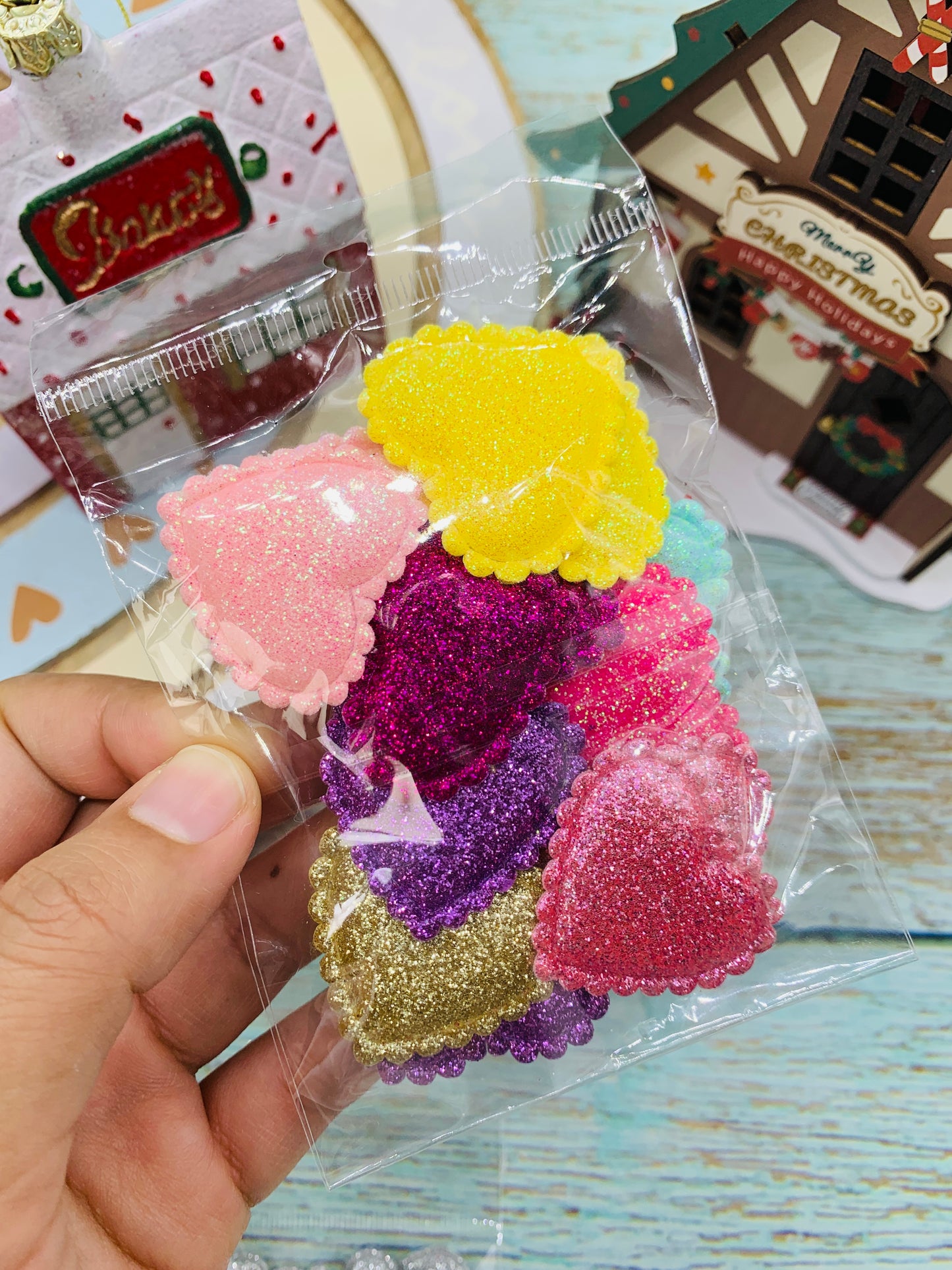 Paquete corazones de diferentes colores con glitter