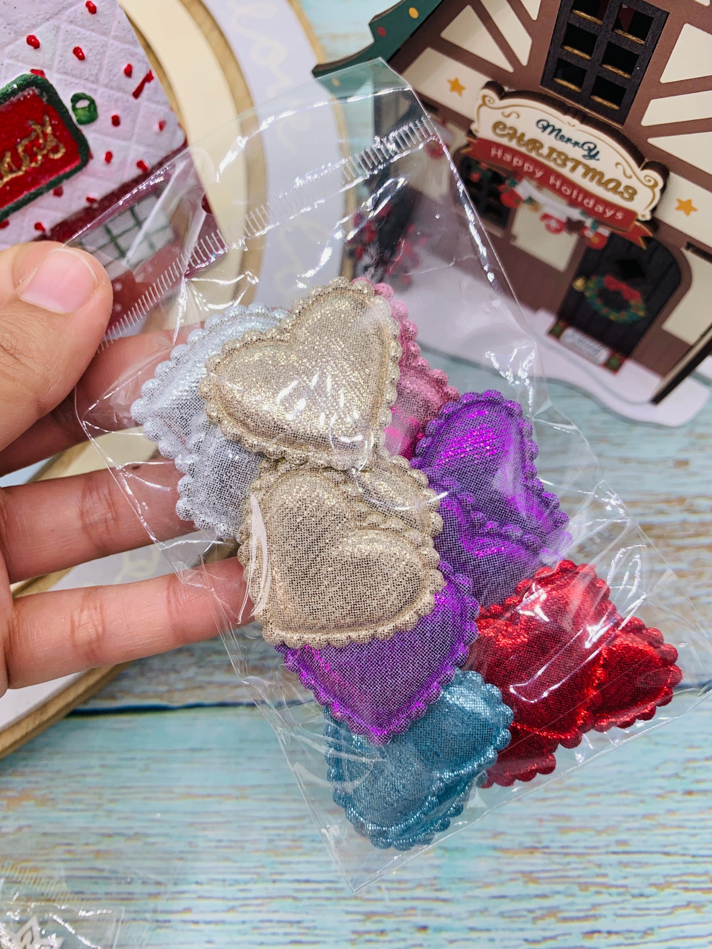 Paquete corazones de diferentes colores con bordes