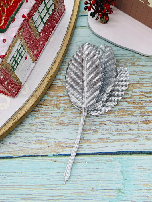 Hojas Plateadas ( Paquete 10 und) 3cm Ancho y 5cm de largo