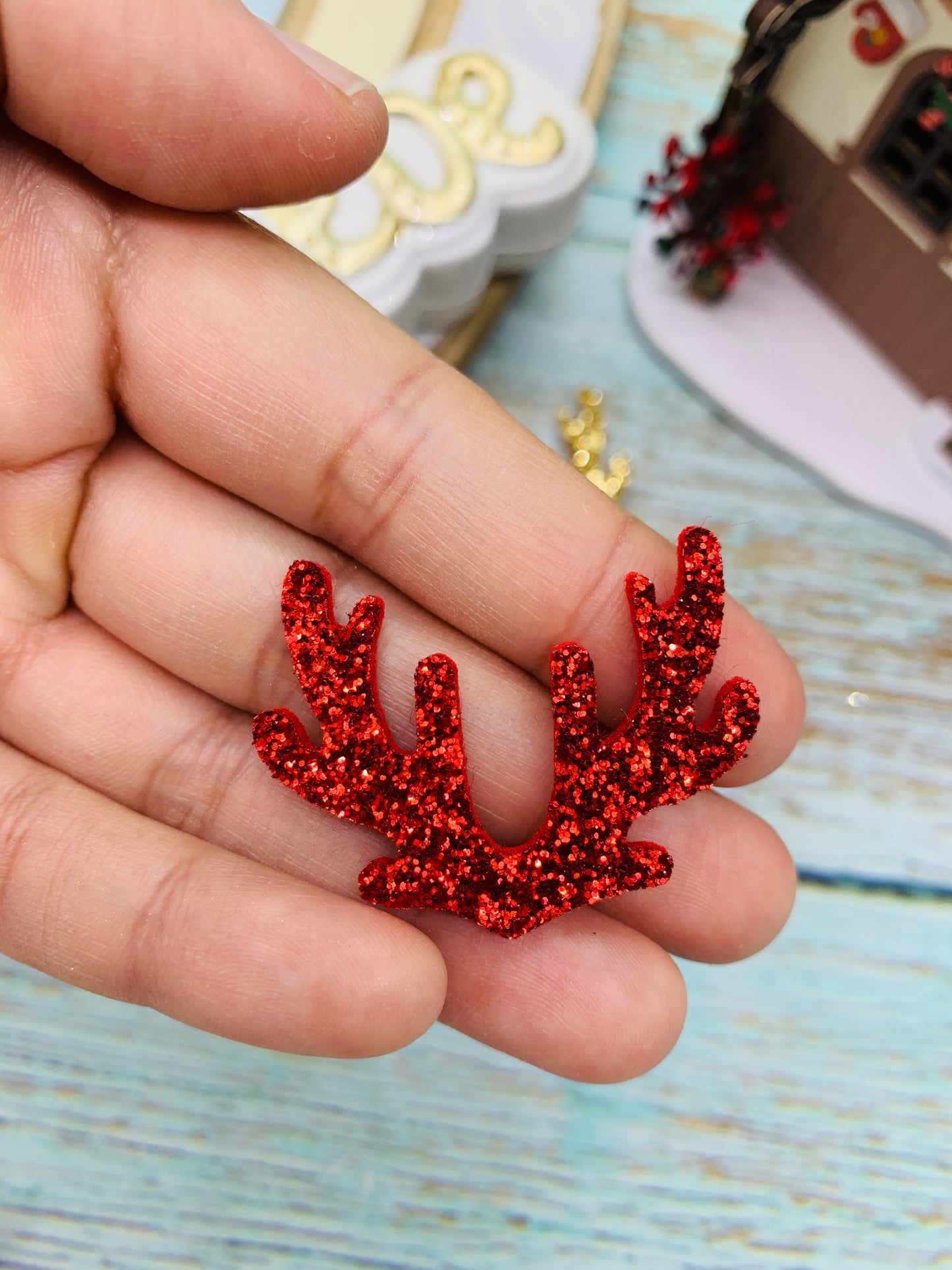 Cuernito Escarchado rojo ( 4 cm) paquete 3 unidades