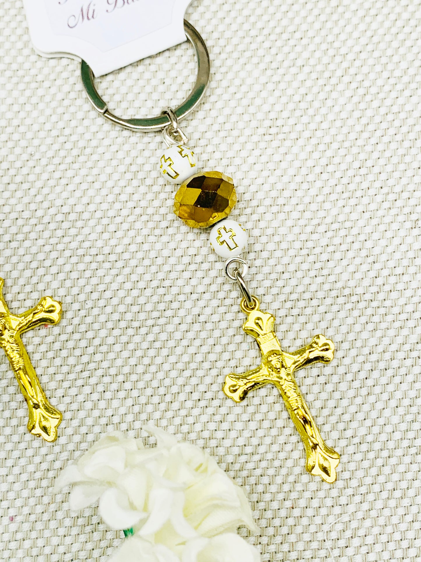 Llavero con cruz y pedrería Modelo 2
