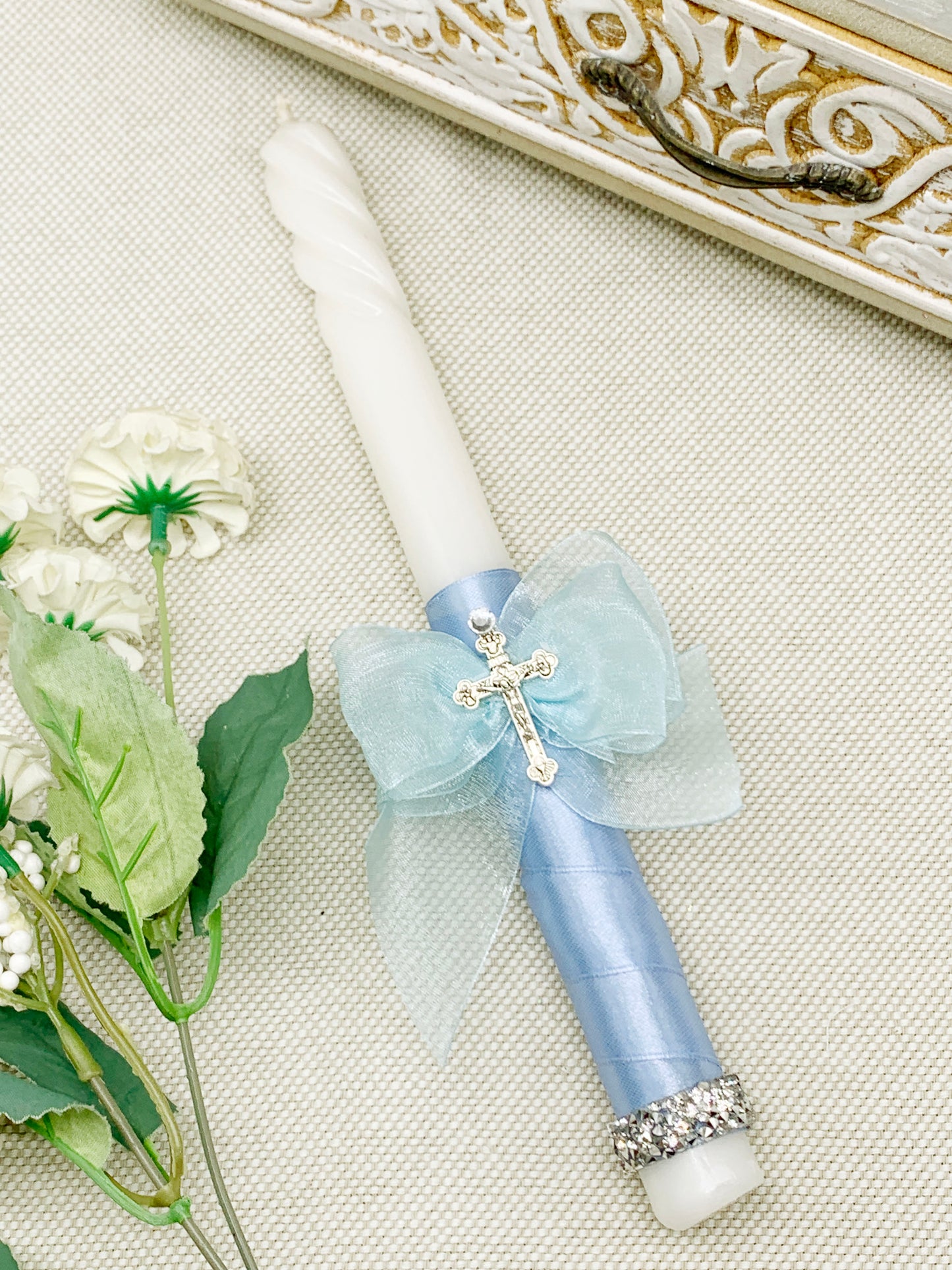 Candela torneada azul con lazo organza