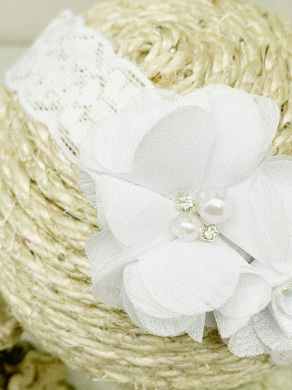 Vincha de banda ancha con flor trebol