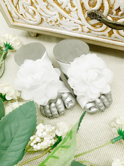 Pies descalzos rosa redonda y perlita