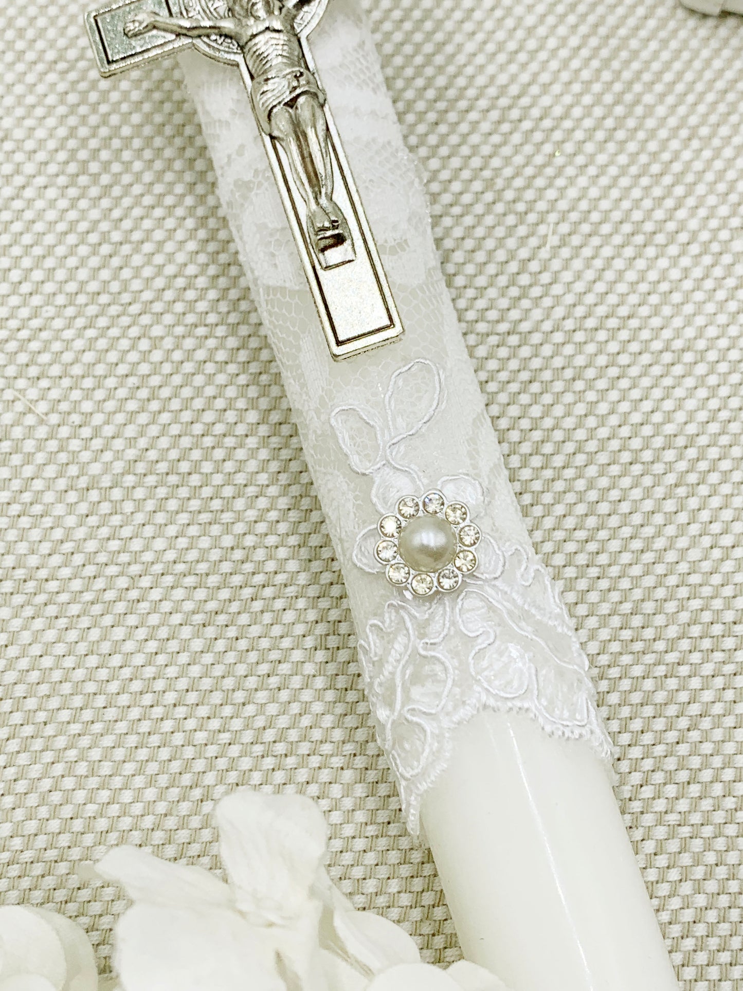 Candela con encaje labrado delicado