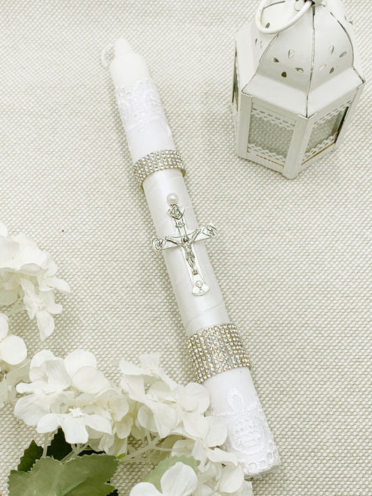 Candela Delgada con crucifijo y encaje