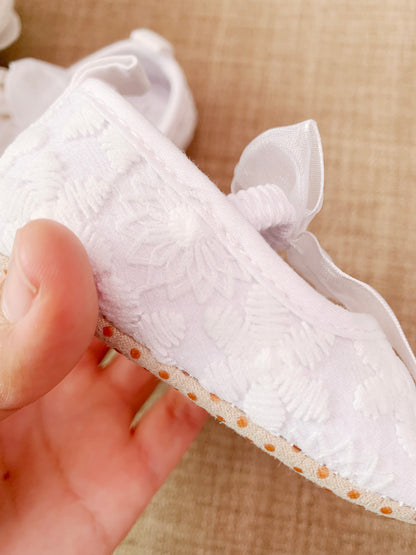 Zapato de tela labrado