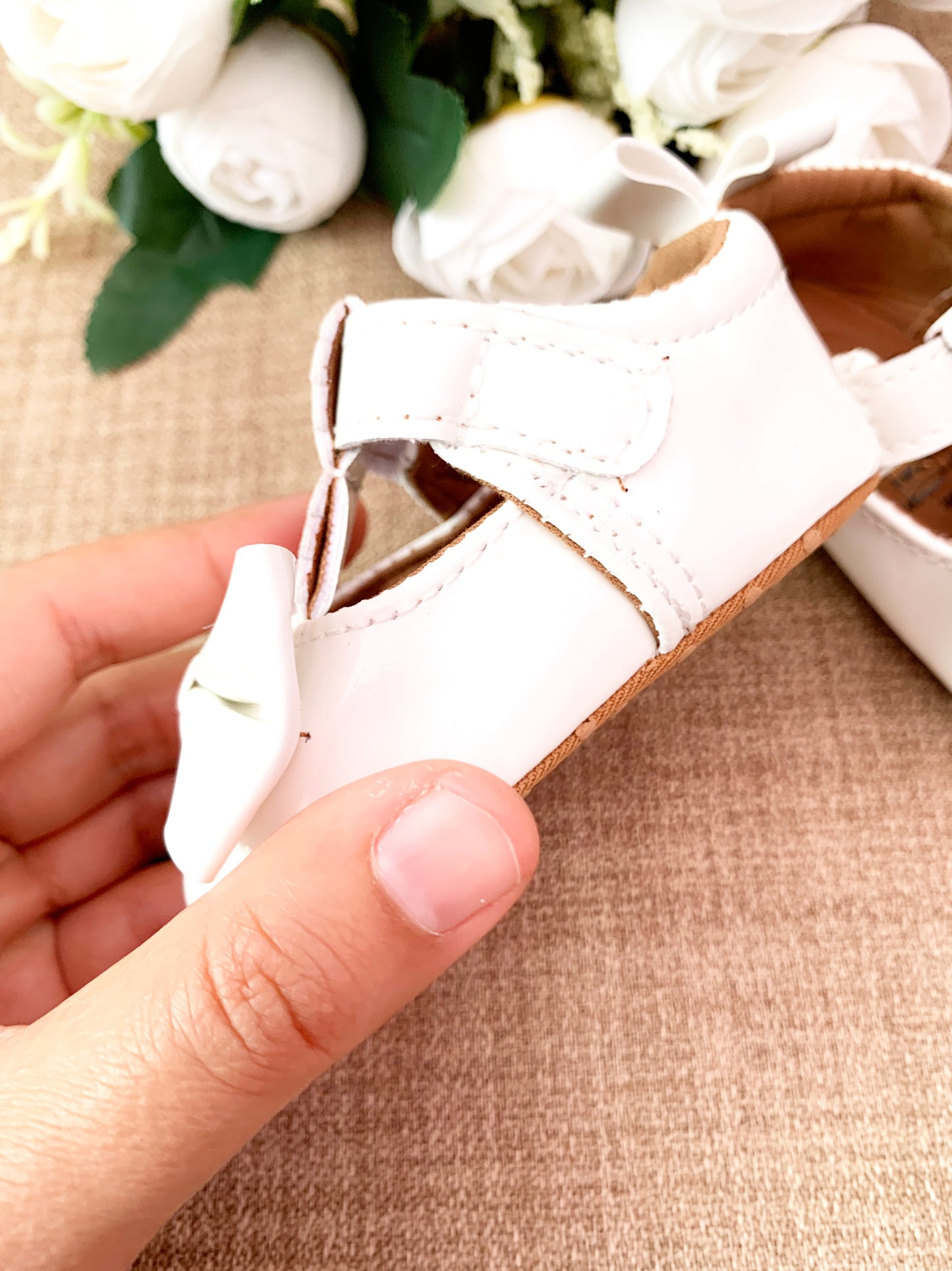 Zapato de charol velcro con puente