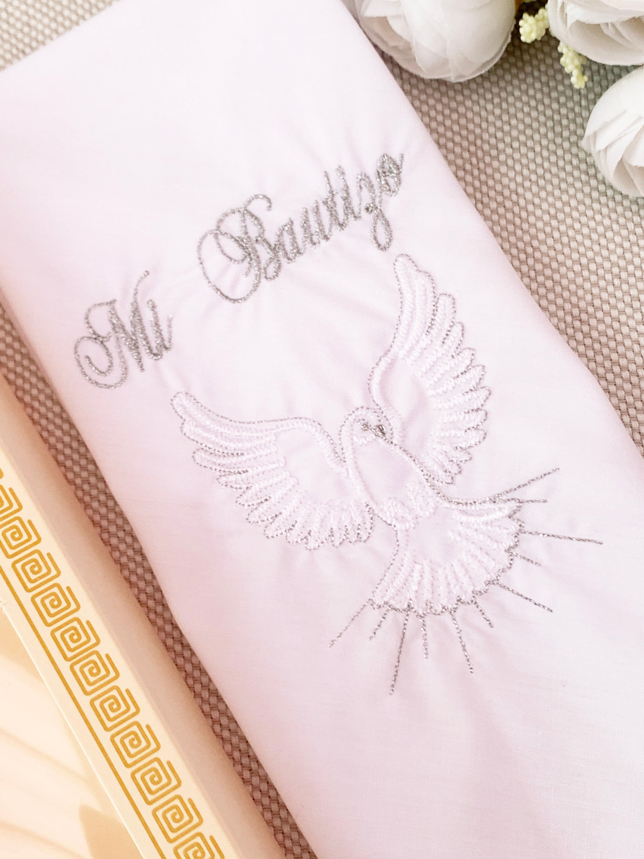 Pañito Docoma Espíritu Santo opción de color dorado o plateado