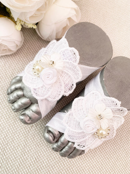 Pies descalzos con rosas